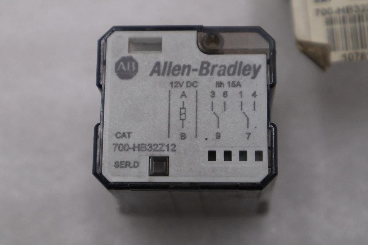 NEW OPEN BOX AB Allen Bradley 700-HB32Z12 General Purpose Relay STK 2082CC