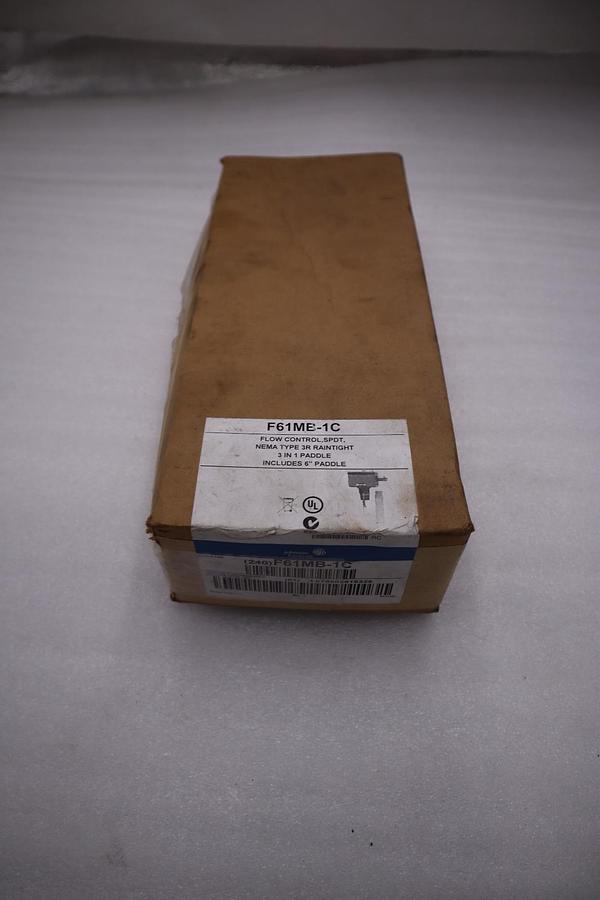 NEW Johnson Controls F61MB-1C Flow Control Switch F61MB1C STK K140D