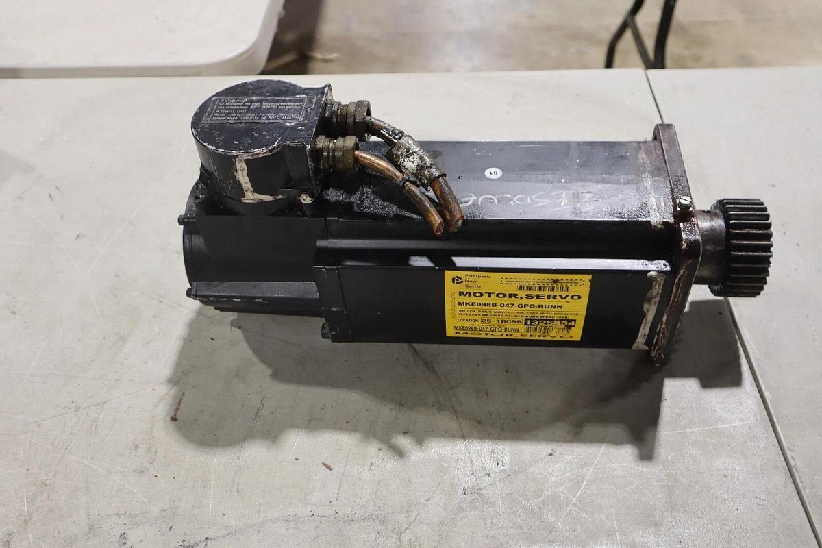Used REXROTH MKE098B-047-GP0-BUNN / R911330073 HAZARDOUS LOCATION SERVO MOTOR #S-668