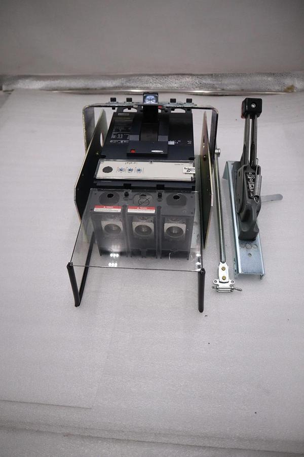 Used SQUARE D POWERPACT LJL36400U31XLY CIRCUIT BREAKER 400AMP STOCK H1720