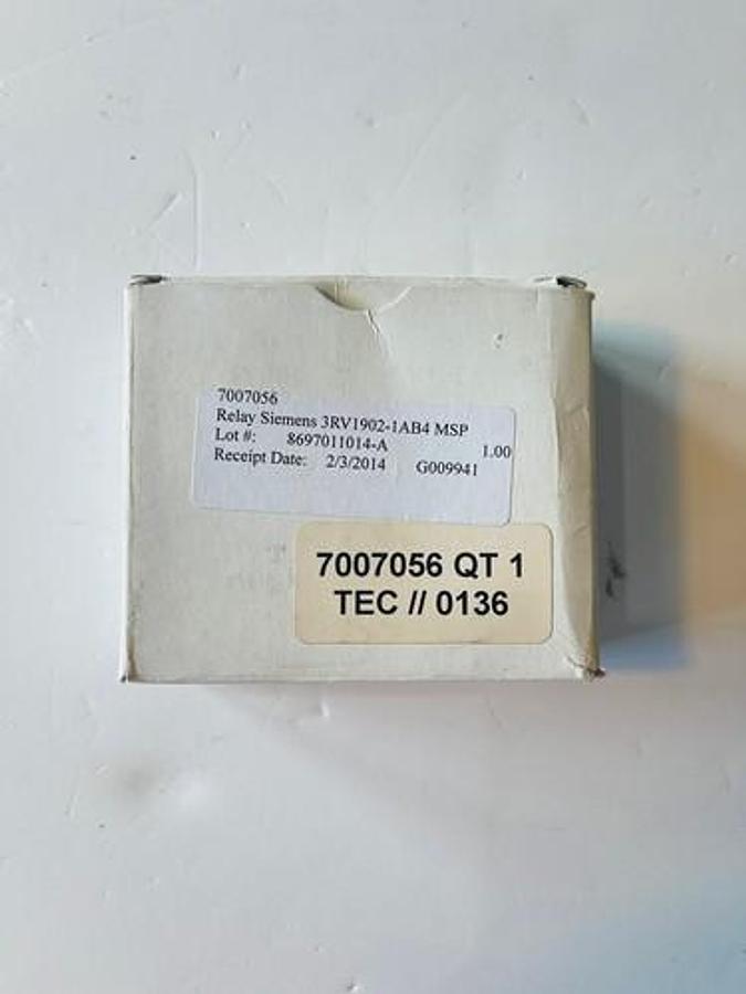 Used Siemens 3RV1902-1AB4 Undervoltage Trigger #K-653