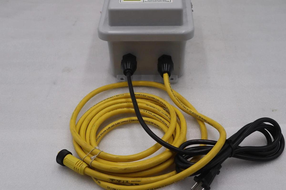 Used Stahlin RJ806HPL Fiberglass Enclosure 1,3R,4X,6P,12,IP66 New Open Box #3564