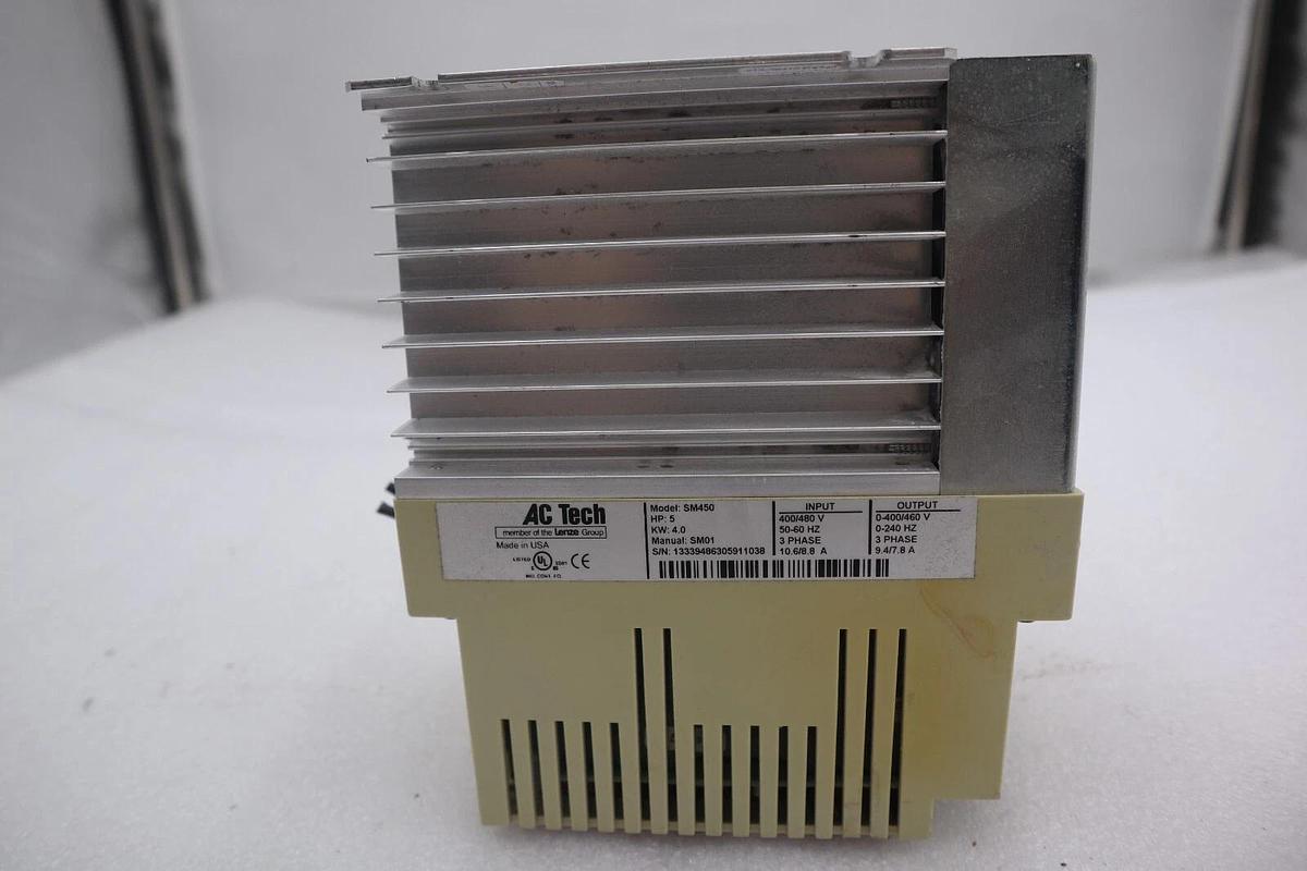 Used Lenze AC Tech SM450 Variable Speed Drive 5 HP 3.7 kW 400-480V 3 Phase STK 2278-A