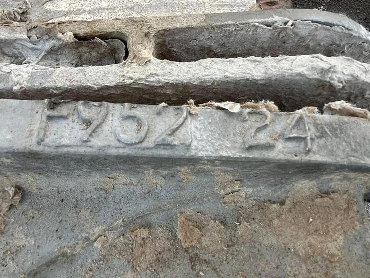 Used 24" EMERSON CLARKSON PNEUMATIC STAINLESS STEEL KNIFE GATE VALVE