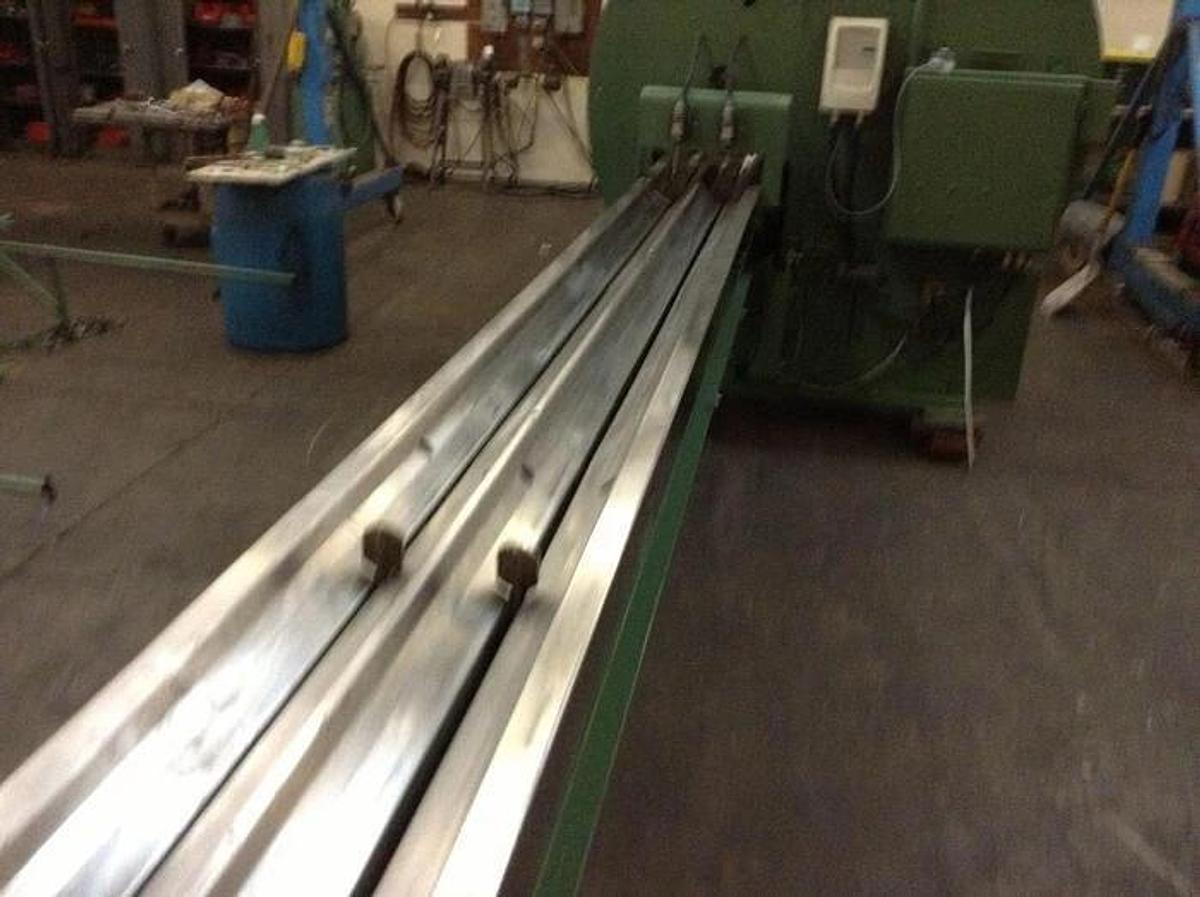 Used PERINI 606 SERIES 110 ROLL SAW FOR TISSSUE TOILET KITCHEN