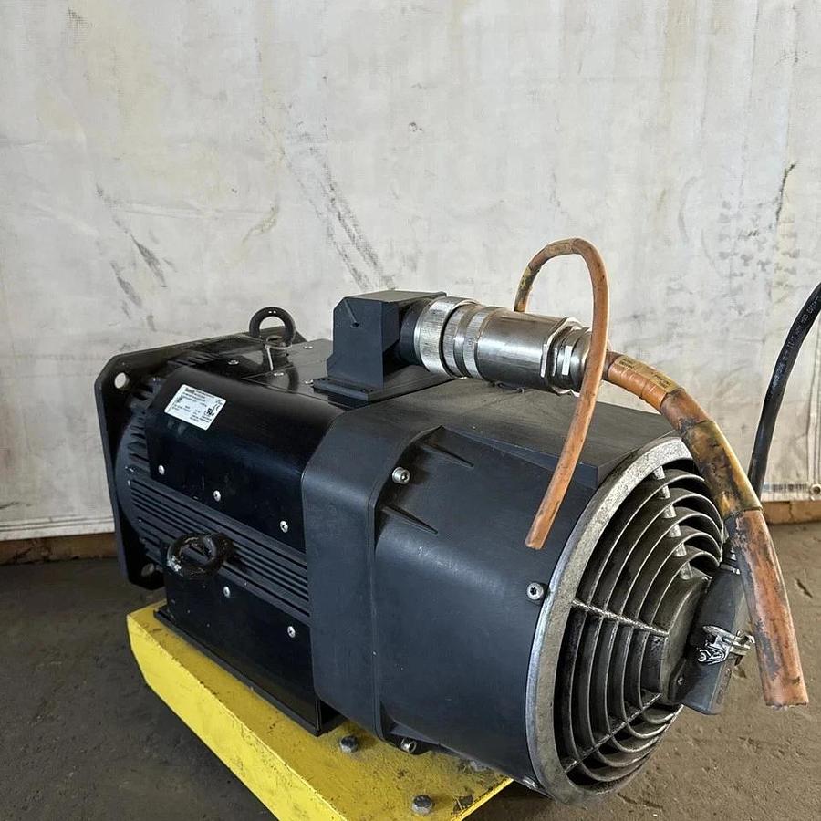 Used Rexroth R911309450 Servo Induction Motor MAD130B-0100-SA-S0-BQ0-35-V1 #HP104
