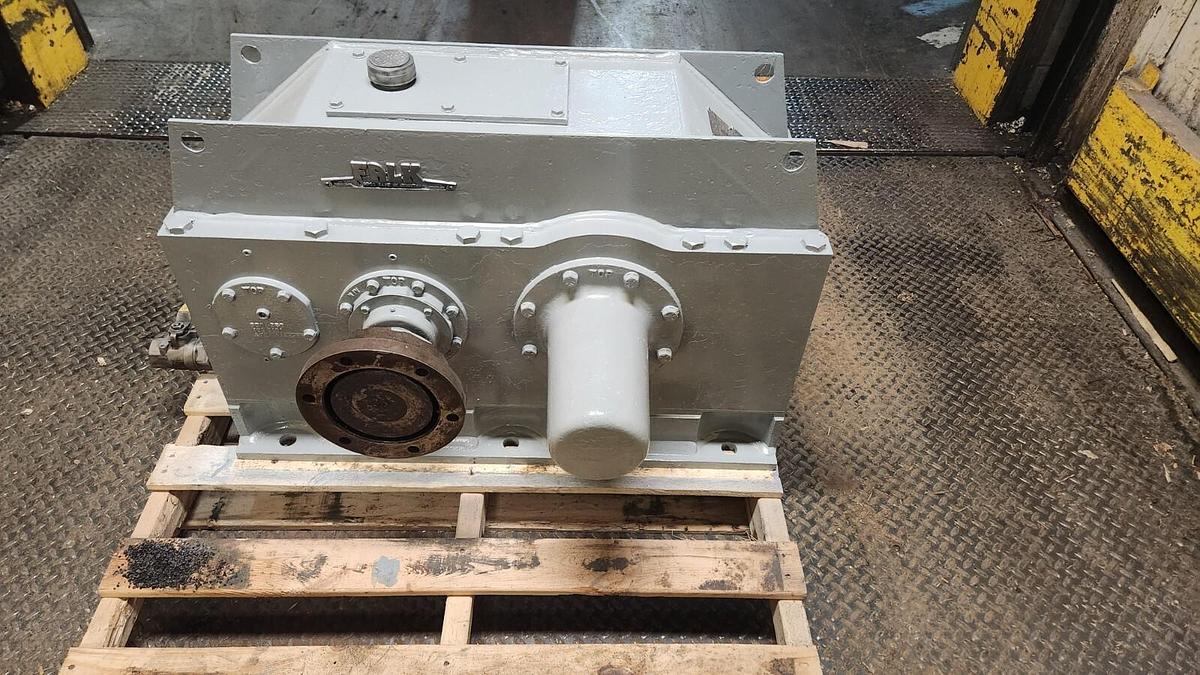 Used FALK ENCLOSED GEAR DRIVE SPEED REDUCER 7.357 RATIO 2080Y1-LD