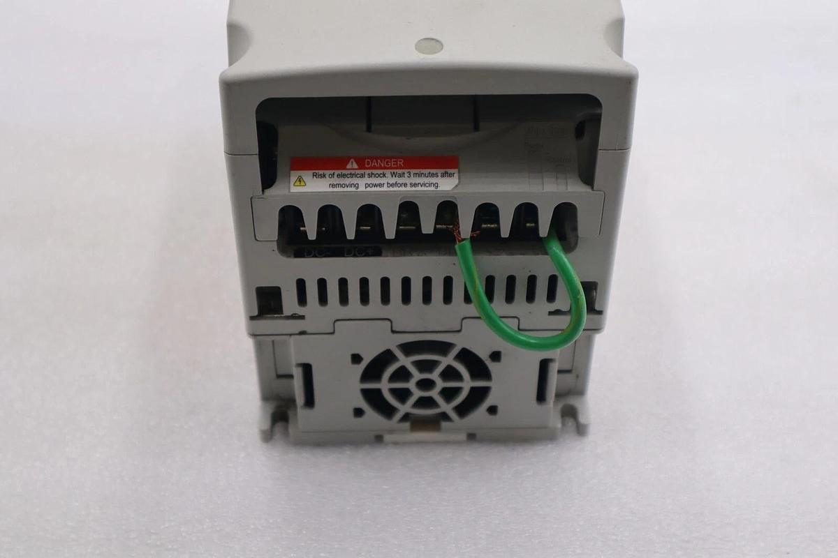 Used ALLEN BRADLEY 22B-D2P3N104 POWERFLEX 40 0.75kW/1.0HP SER A STOCK #1895