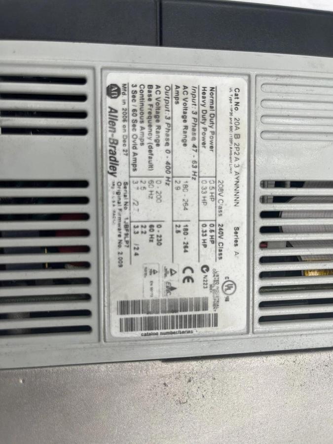 Used Allen Bradley 20AB2P2A3AYNNNNN 0.5 HP 240 V 3 Phase PowerFlex 70 VFD STOCK 1654