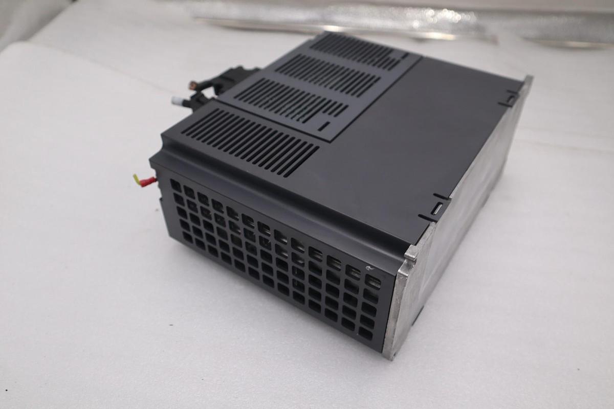 MITSUBISHI ELECTRIC MR-J4-350A4-RJJ021 3.5kW 7.9A 50/60Hz - STOCK H804C