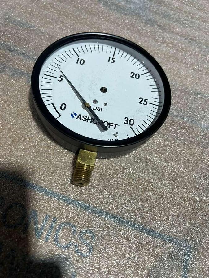 Used ASHCROFT 45W1000H02L-30 / 0-30 PSI PRESSURE GAUGE  4.5” FACE /1/4 NPT STK L707CC