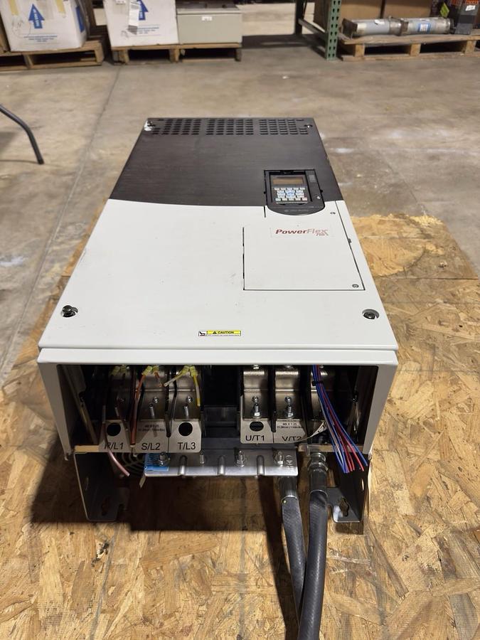 Used ALLEN BRADLEY 20GWANC415AN6VNHN8-RW AC DRIVE LIQUID COOLED 3 PHASE OUTPUT #S682