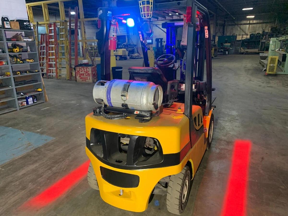 Used YALE GLP050VXNGSE084 5000LB FORKLIFT 6,500 HOURS