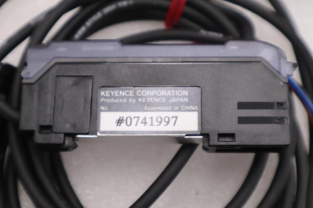 NEW OPEN BOX Keyence FS-V21RP Fiber Optic Sensor Amplifier STK H1314A