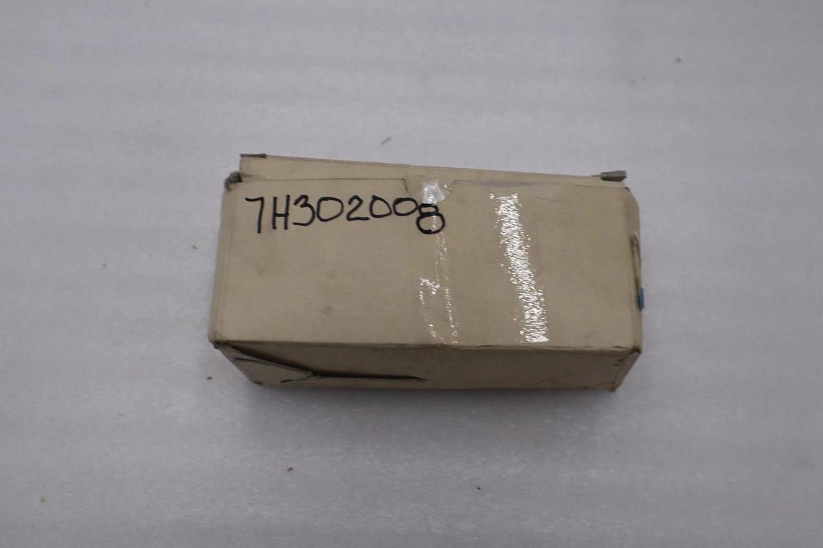 NEW OPEN BOX SMC Pressure switch table PSE200-B4C STOCK 614-D