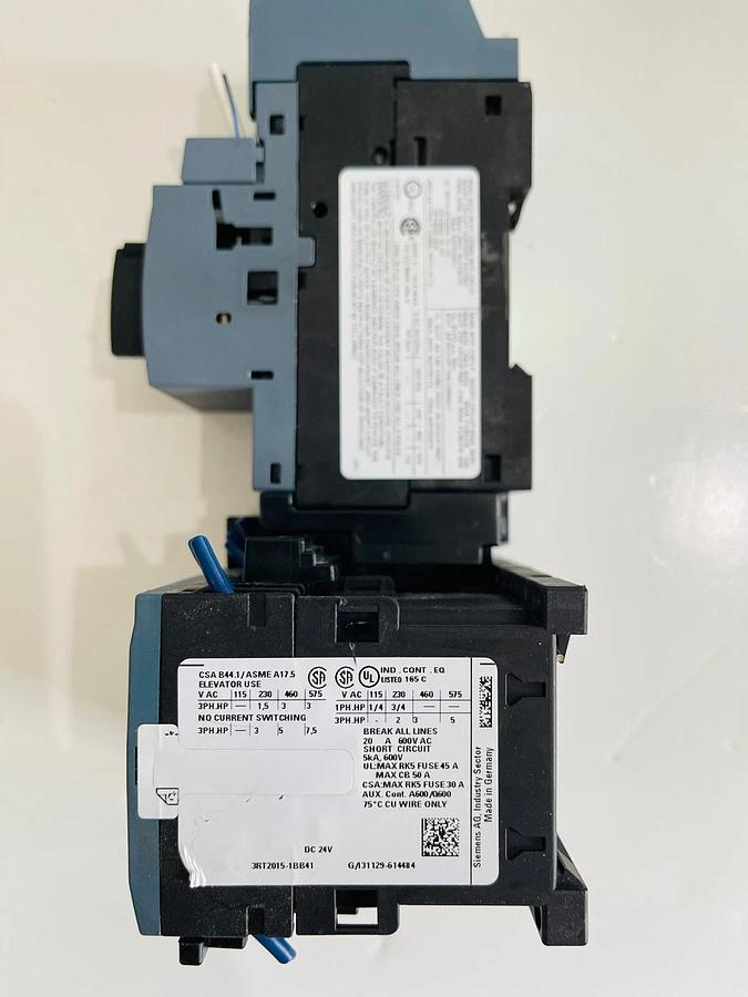 Used SIEMENS SIRIUS 3RV2011-0JA10 CIRCUIT / 3RT2015-1BB41/ 3RV2928-1K #K-872