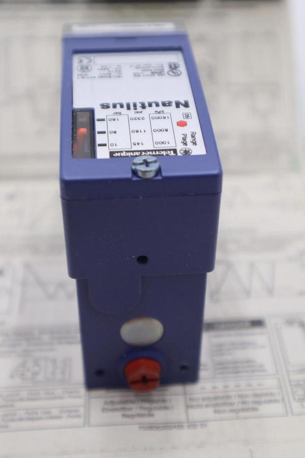 Used NEW TELEMECANIQUE XML A160D2S11 PRESSURE SWITCH XMLA160D2S11 STOCK K-2297