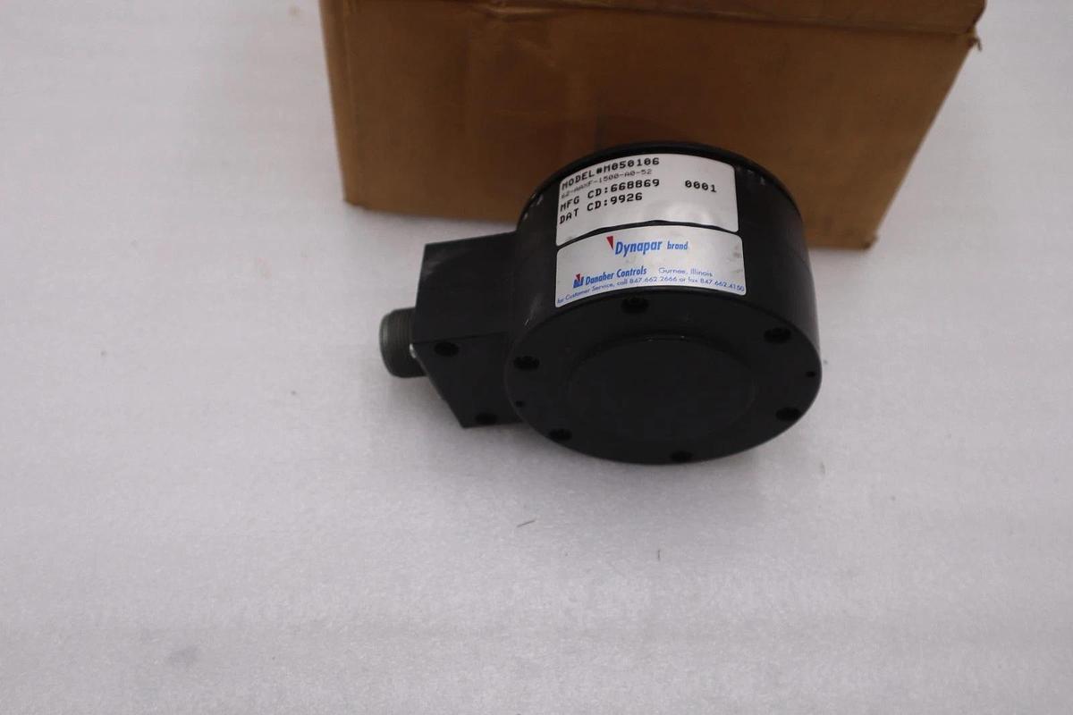 Dynapar M050106 60 SERIES HEAVY DUTY ROTOPULSER 62-AAXF-1500-A0-52 NEW #G-45B