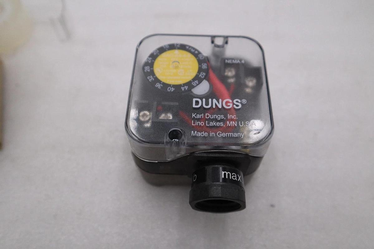 Used DUNGS  217-093A GAO-A4-4-6 COMBUSTION CONTROLS GAS PRESSURE SWITCH STK H563A