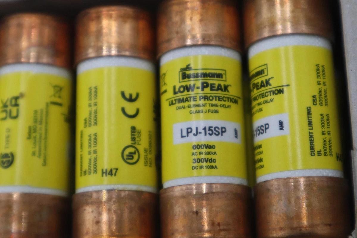 10PCS/New in Box BUSSMANN LPJ-15SP Fuse STOCK 2052B