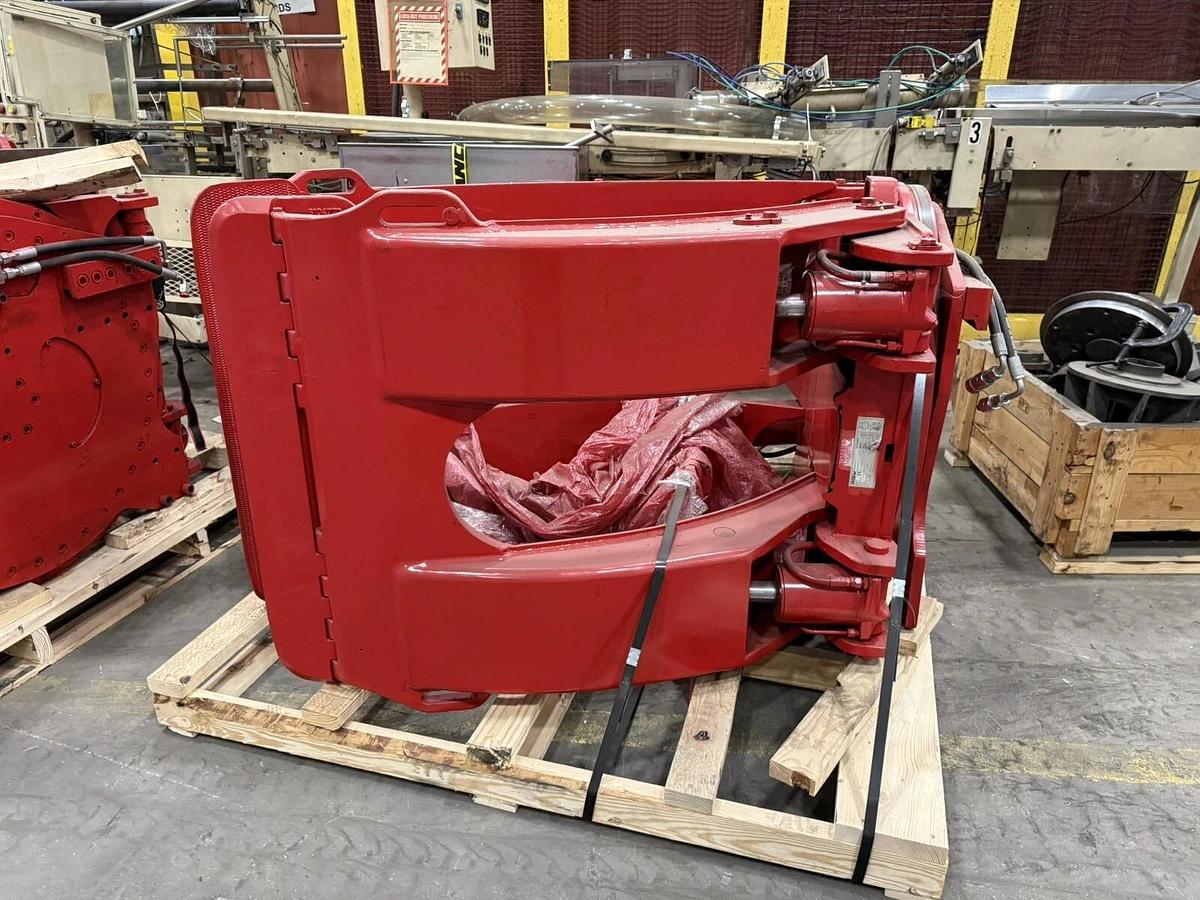 Used 84" BOLZONI AURAMO MODEL ARC-100-2084PE PAPER ROLL CLAMP MANUFACTURED 2015