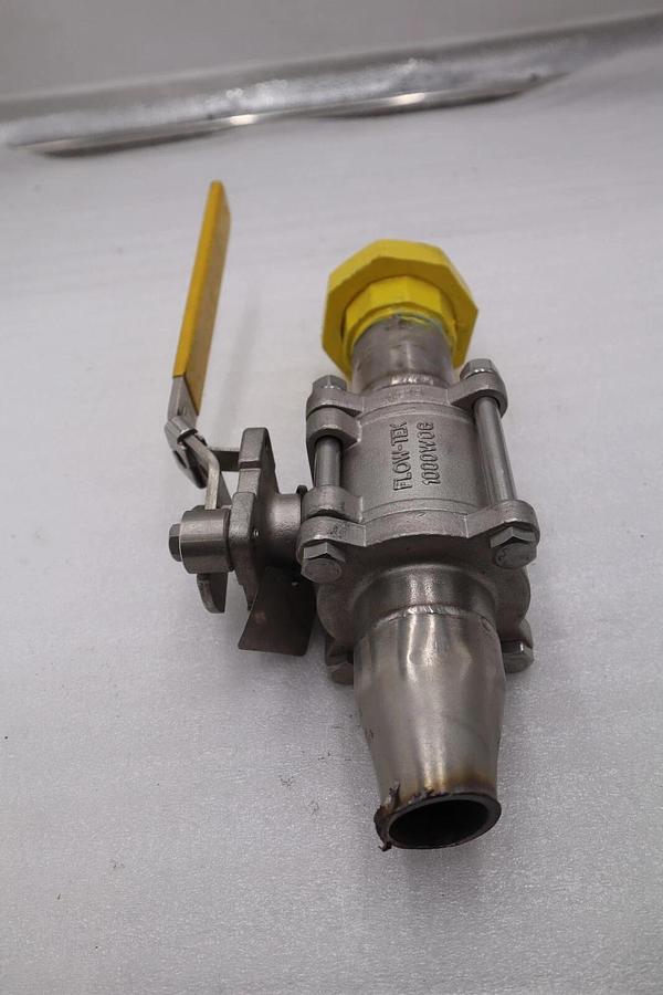 Used Flow-Tek 1000 W06 Wog CF8M 1 1/2 " -7007 STOCK M-147