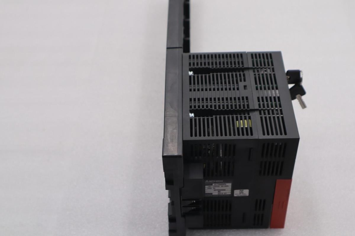 Used NEW MITSUBISHI A173UHCPU MOTION CONTROLLER W/ A178B-S1 8-SLOT BASE UNIT #L-702
