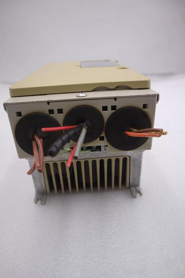 Used Yaskawa CIMR-VU4A0023FAA V1000 AC Drive 23A/18A 380-480VAC 24Amp Rev A #4312