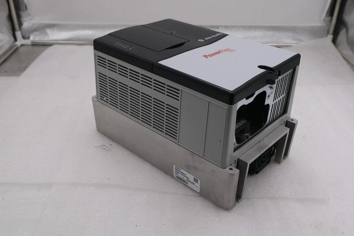 NEW Allen-Bradley PowerFlex 70 20AD011A0AYNANC0 No HIM AC Drive STOCK 2406