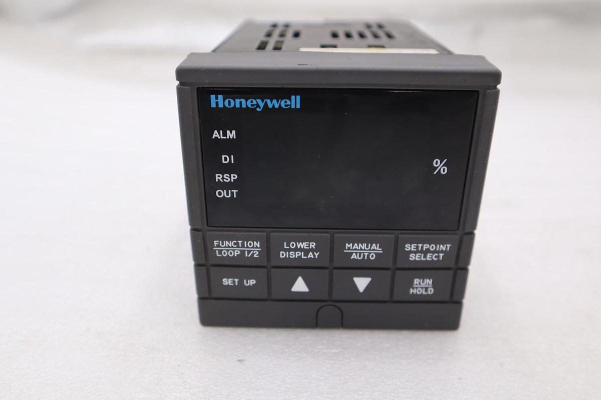 Used HONEYWELL UDC3300 DC330B-KE-003-10-000000-00-0 TEMPERATURE CONTROLLER #H548A