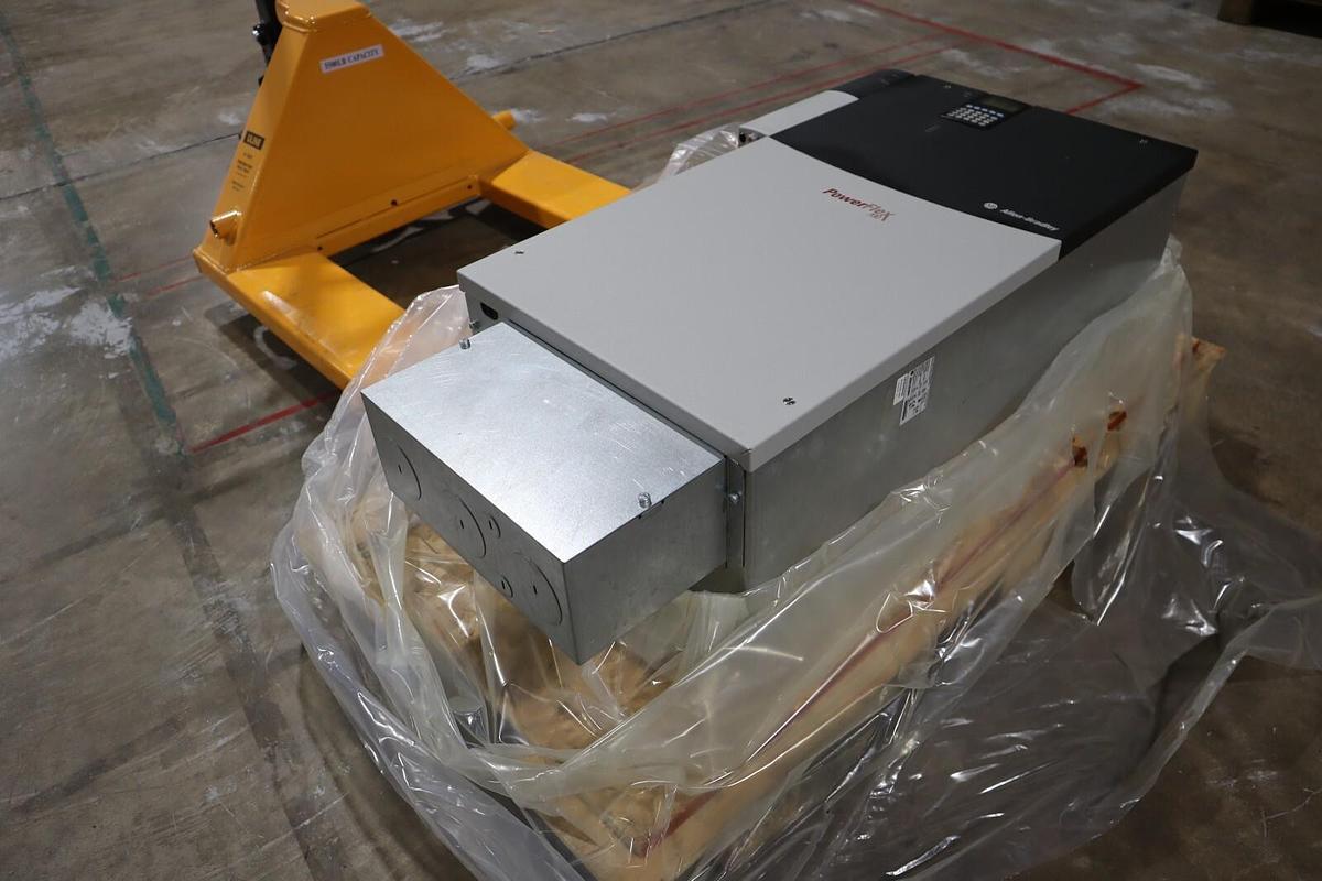 Used Allen Bradley 20DD248A3ENNACNNN 200 HP POWERFLEX 700 STOCK S-638