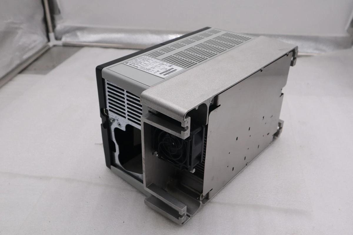 NEW Allen-Bradley PowerFlex 70 20AD011A0AYNANC0 No HIM AC Drive STOCK 2406