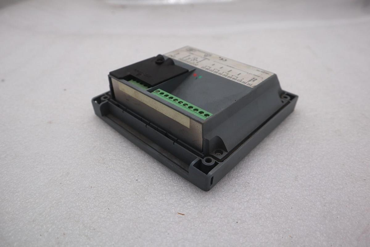 Used METTLER TOLEDO TEMPERATURE TRANSMITTER PH 2100 STOCK K-3070