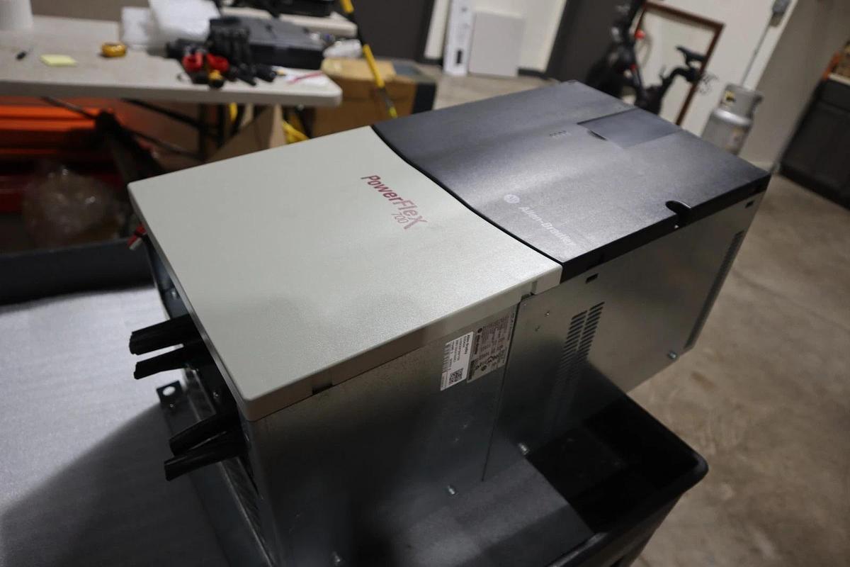 Used Allen-Bradley 20BD125A0AYNANC0 AC DRIVE POWERFLEX 700 480 VAC 60 HZ STOCK HP144