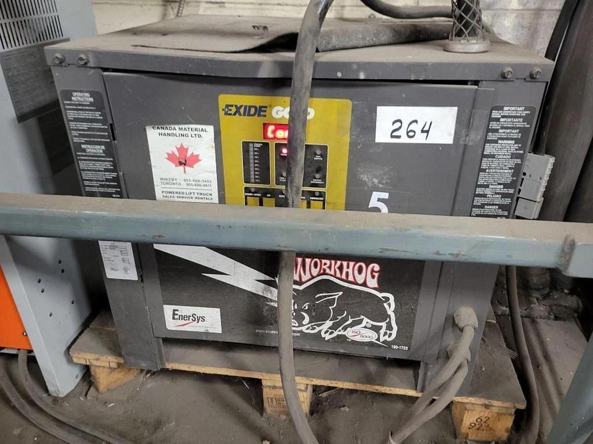 Used 6,000 LB. HYSTER FORKLIFT MDL E60XLS RH189" WITH CASCADE ROLL CLAMP AND CHARGER