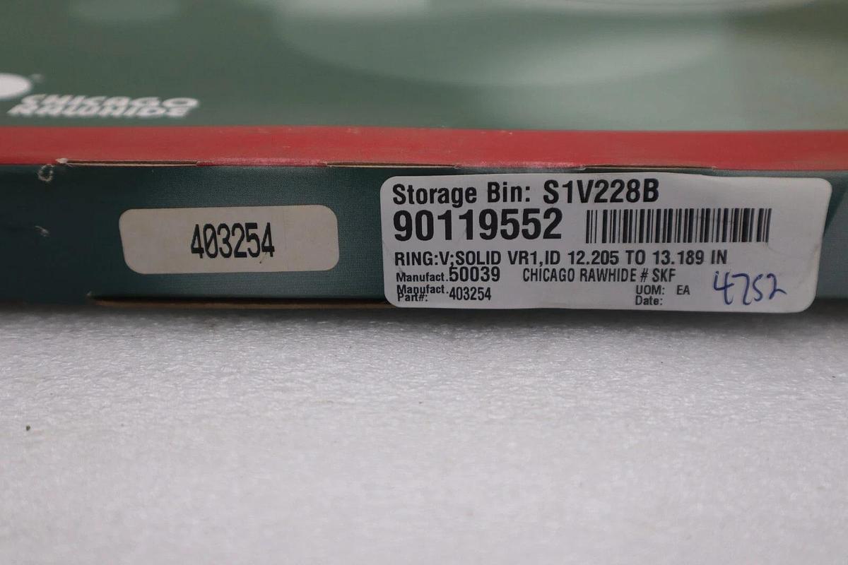 Used 403254 CR SEALS CHICAGO RAWHIDE OIL SEAL NEW IN BOX (7 AVAILABLE) STOCK 5556A