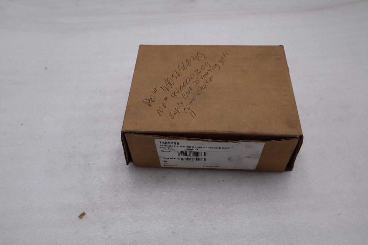 NEW AAA PRODUCTS SS20 SOLENOID VALVE 1/4" NPT 2 WAY NC 120V 50/60Hz #H479