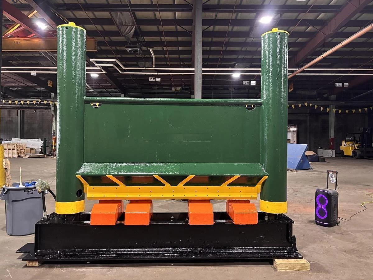 Used 72" WIDE BLACK CLAWSON ROLL SPLITTER 84" DIAMETER CAPACITY