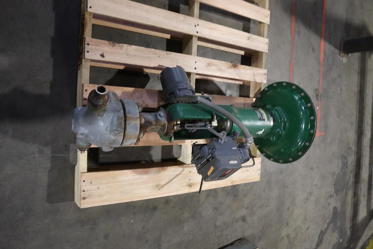 Used Fisher Control Valve With 667 Pneumatic Actuator
