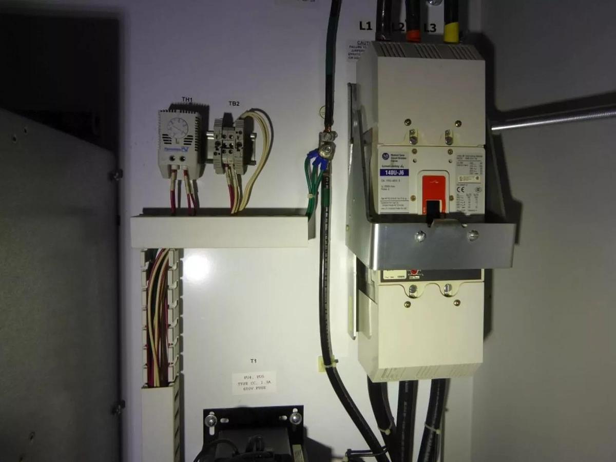 Used 20BD156A0AYNANC0 / B Allen Bradley 156 460V 125HP Powerflex 700 W/ CABINET #S611