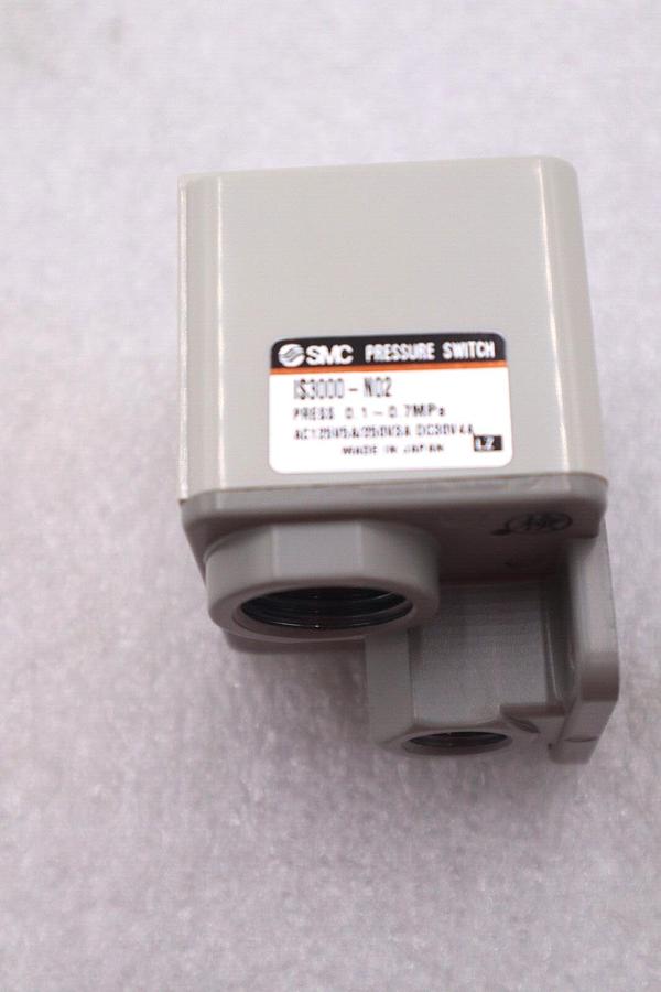 Used SMC IS3000-N02 Pressure Switch #L-381-A