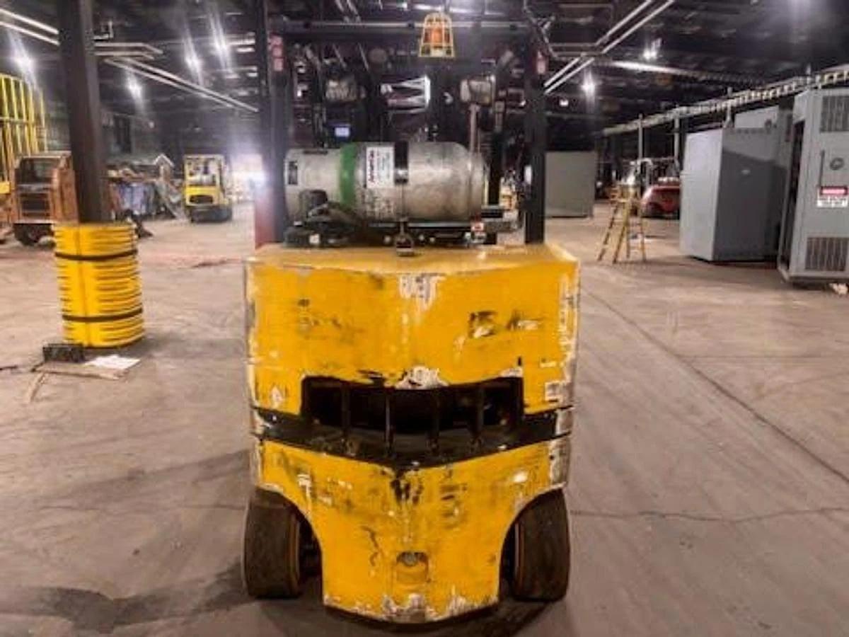 Used 12,000 LB. YALE MDL GLC120VX LH92"/RH185" WITH 72" CASCADE PAPER ROLL CLAMP 2019