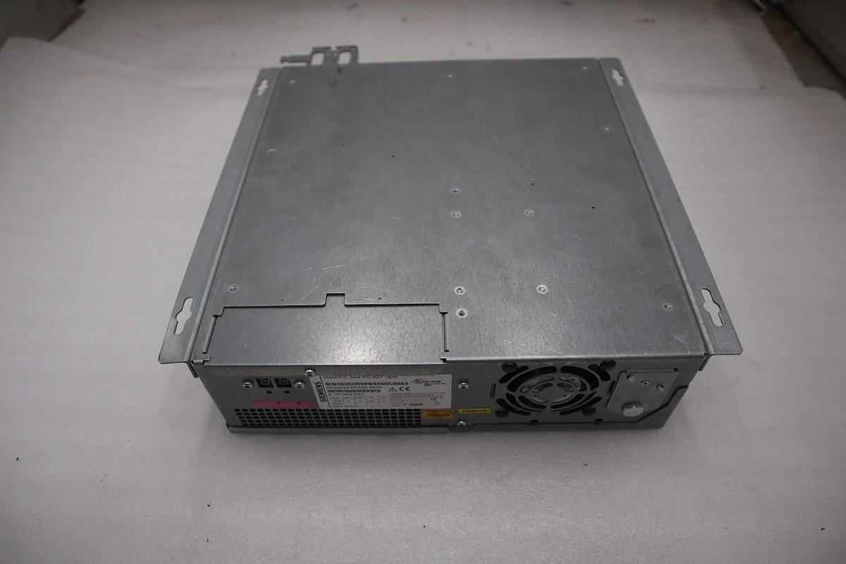 Used SIEMENS  SIMATIC IPC627CIEM  6EQ2020-0AC03-5XX0  SIMATIC BOX PC STK SGF116