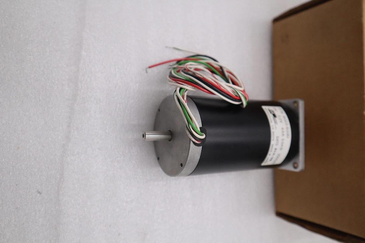 Used NEW IN BOX APPLIED MOTION PRODUCTS 4023-833D 2 PHASE STEPPER MOTOR STOCK H213