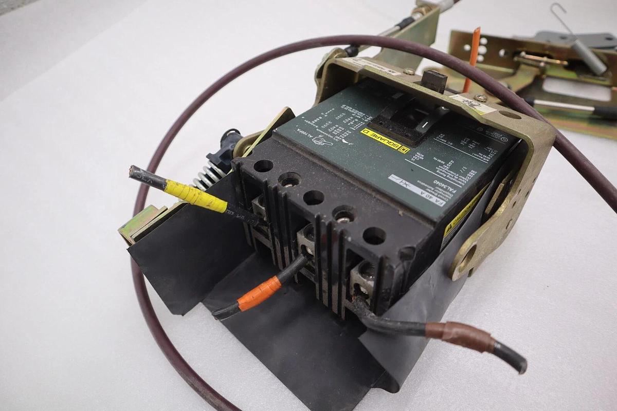 Used SCHNEIDER ELECTRIC 9422CFA10 SQUARE D FAL34040 STOCK 2401A