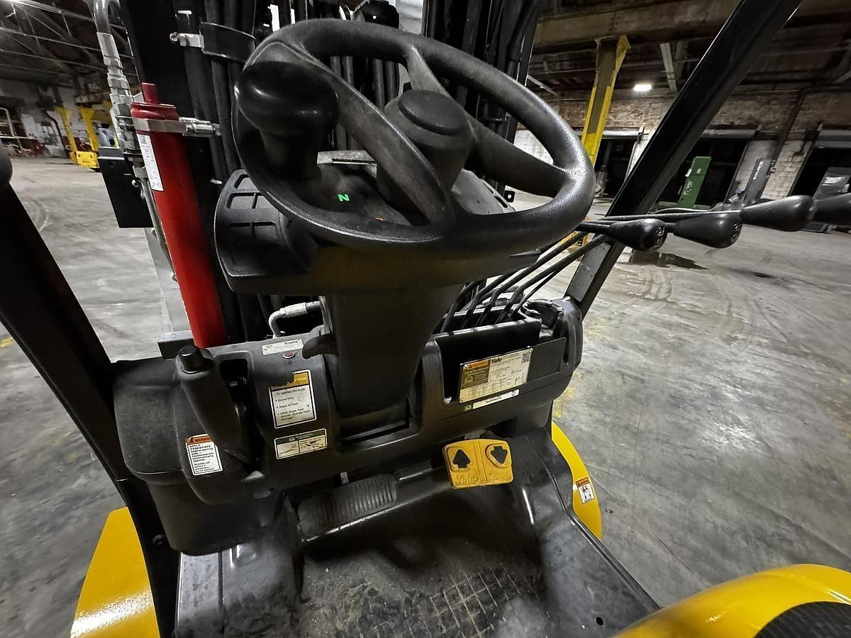 Used 12,000 LB. YALE MDL GLC120VX LH92"/RH185" WITH 72" CASCADE PAPER ROLL CLAMP 2019