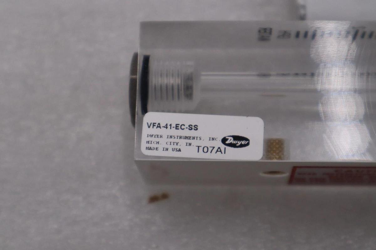 Used NEW IN BOX DWYER VFA-41-EC-SS LIQUID FLOWMETER 10BAR 0.08GPM 1/8 STOCK H969A