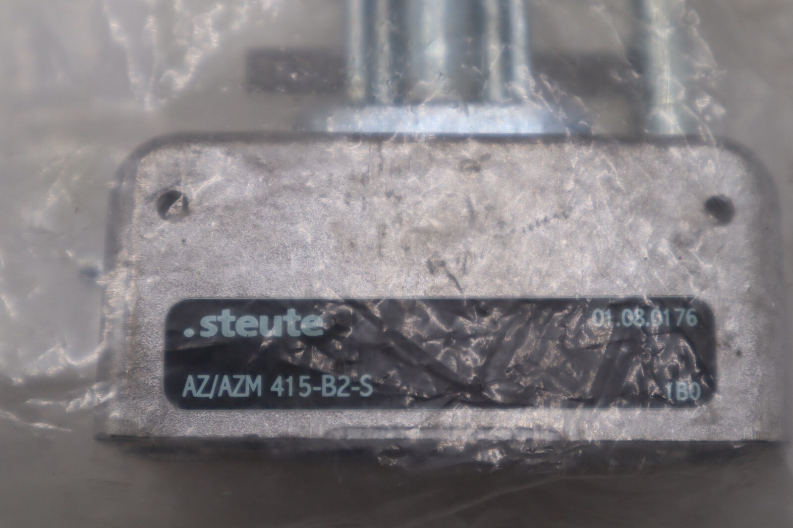 Used STEUTE AZ/ AZM 415-B2-S  Actuator 101203908 STOCK K-3774