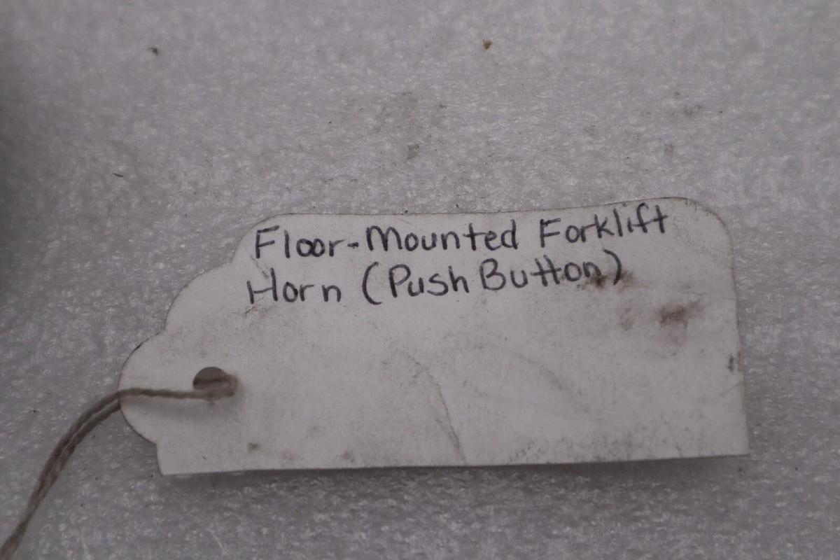 Used FLOOR MOUNTED FORKLIFT HORN PUSH BOTTON STOCK #K-3668