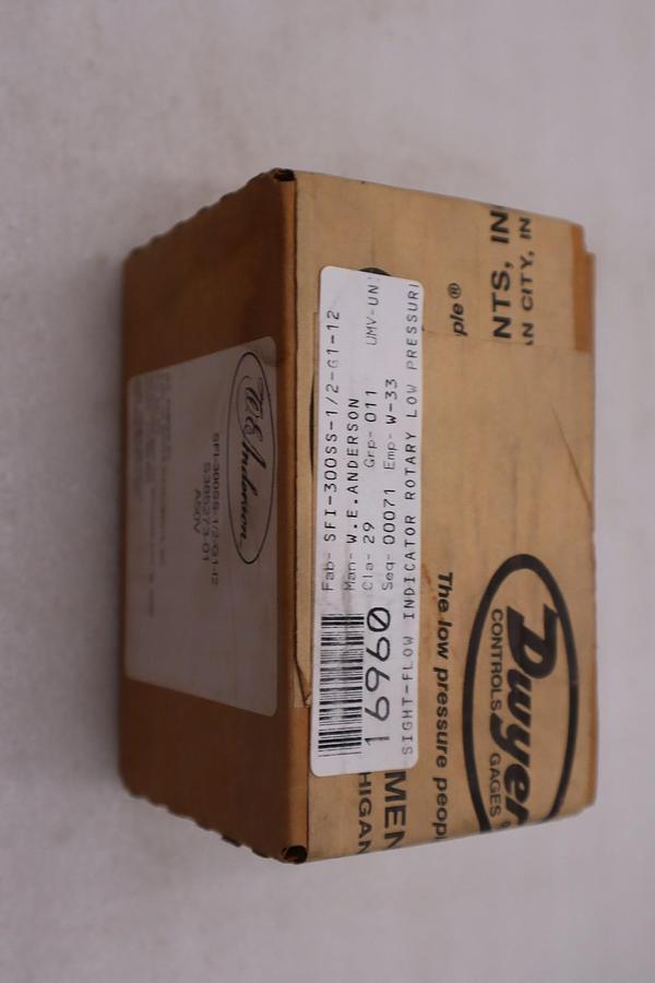 Dwyer SFI-300SS-1/2-G1-I2 Stainless Flow Indicator - NEW SEALED - STOCK GF513A